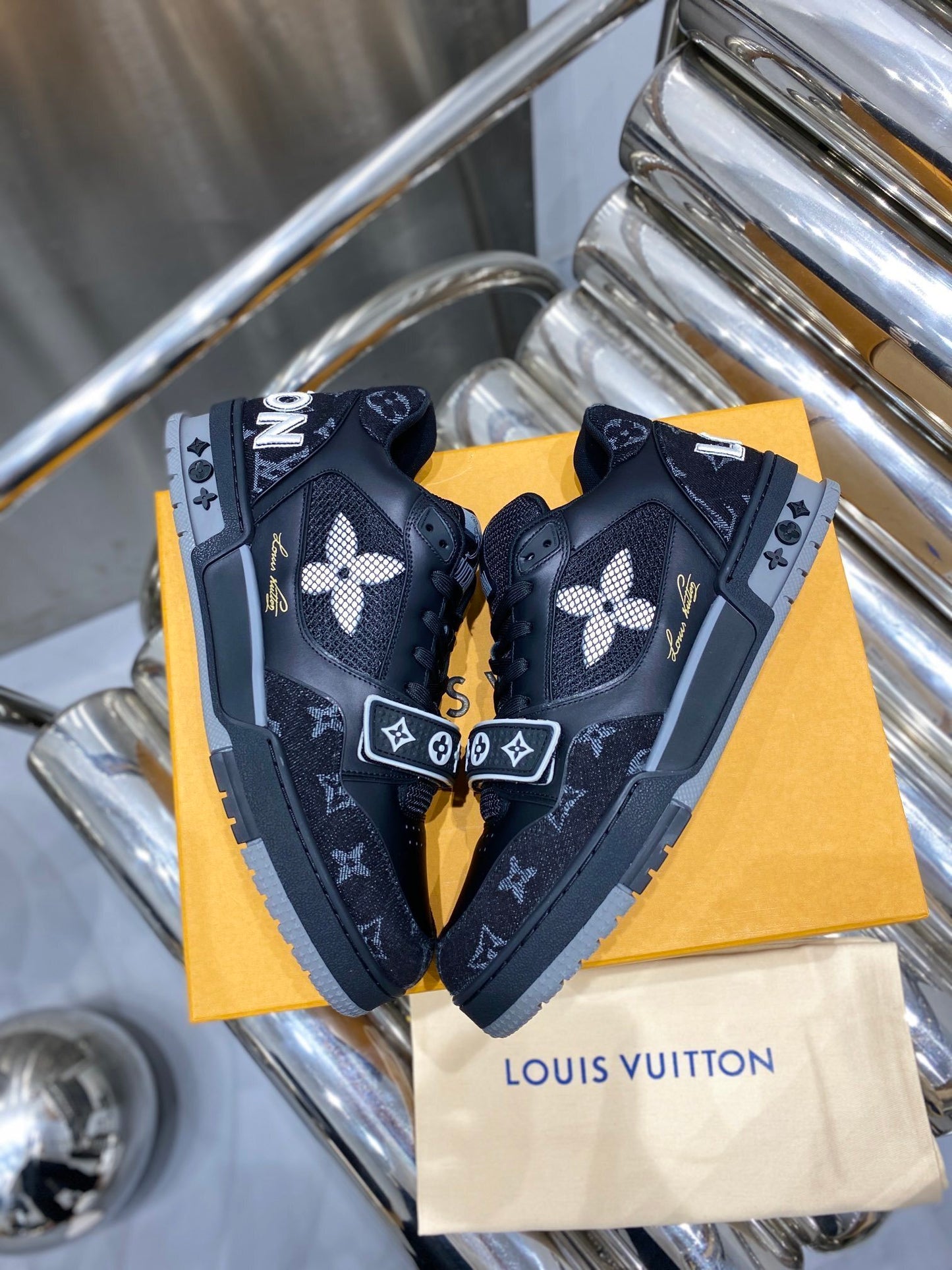 Louis Vuitton Trainer Sneakers – Tutte le Colorazioni