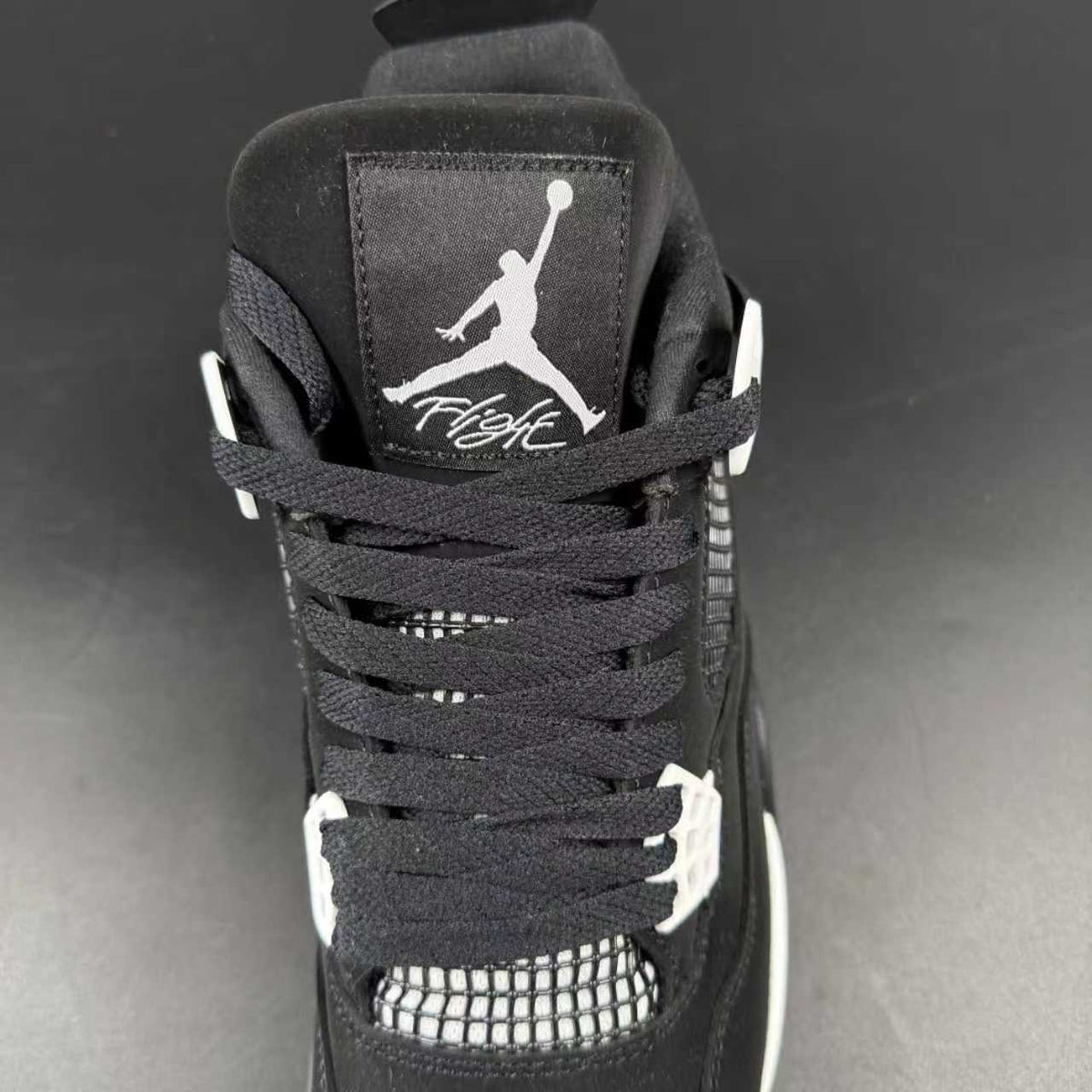 J4 RETRO THUNDER WHITE – SIZE 39