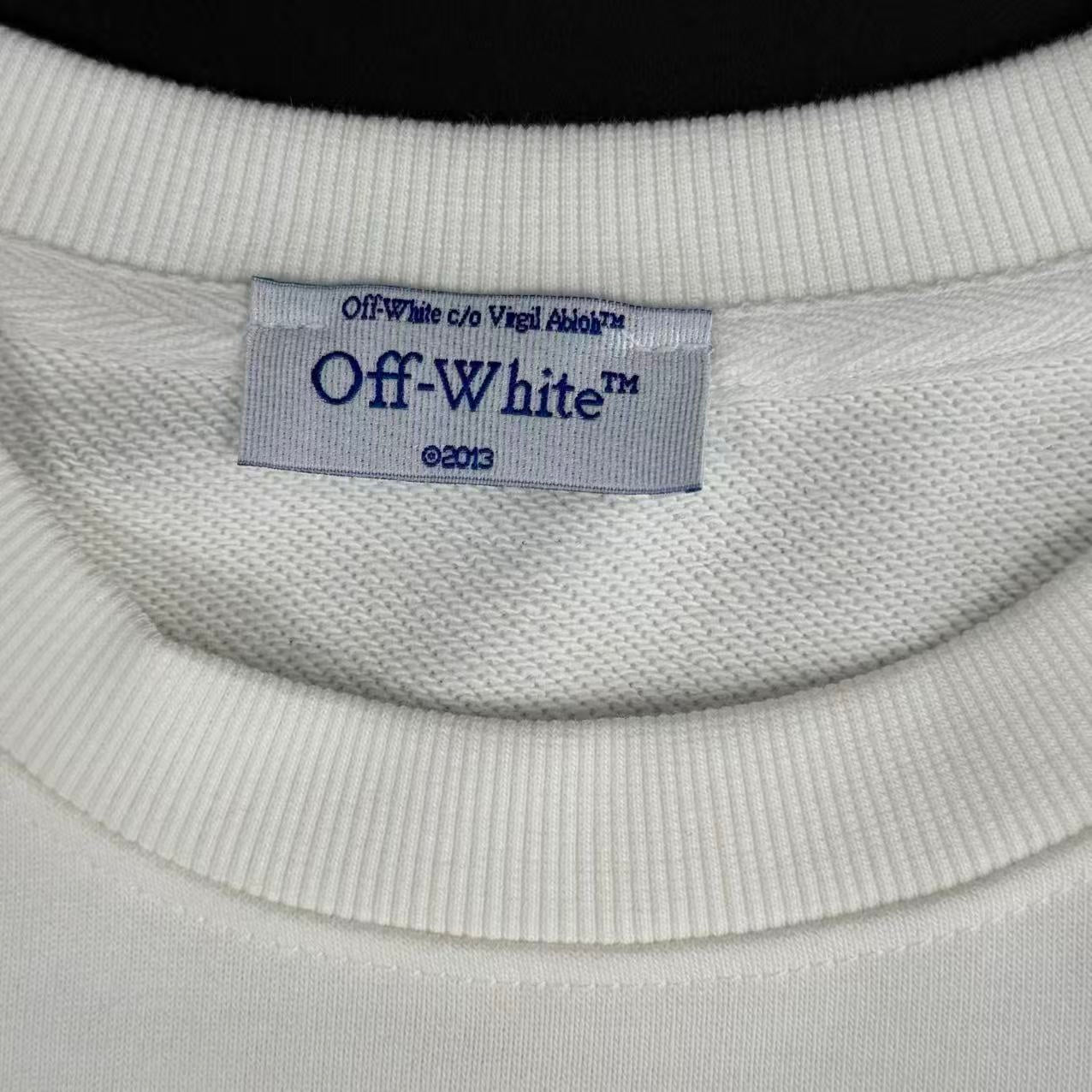 HOODIE – OFF-W.
