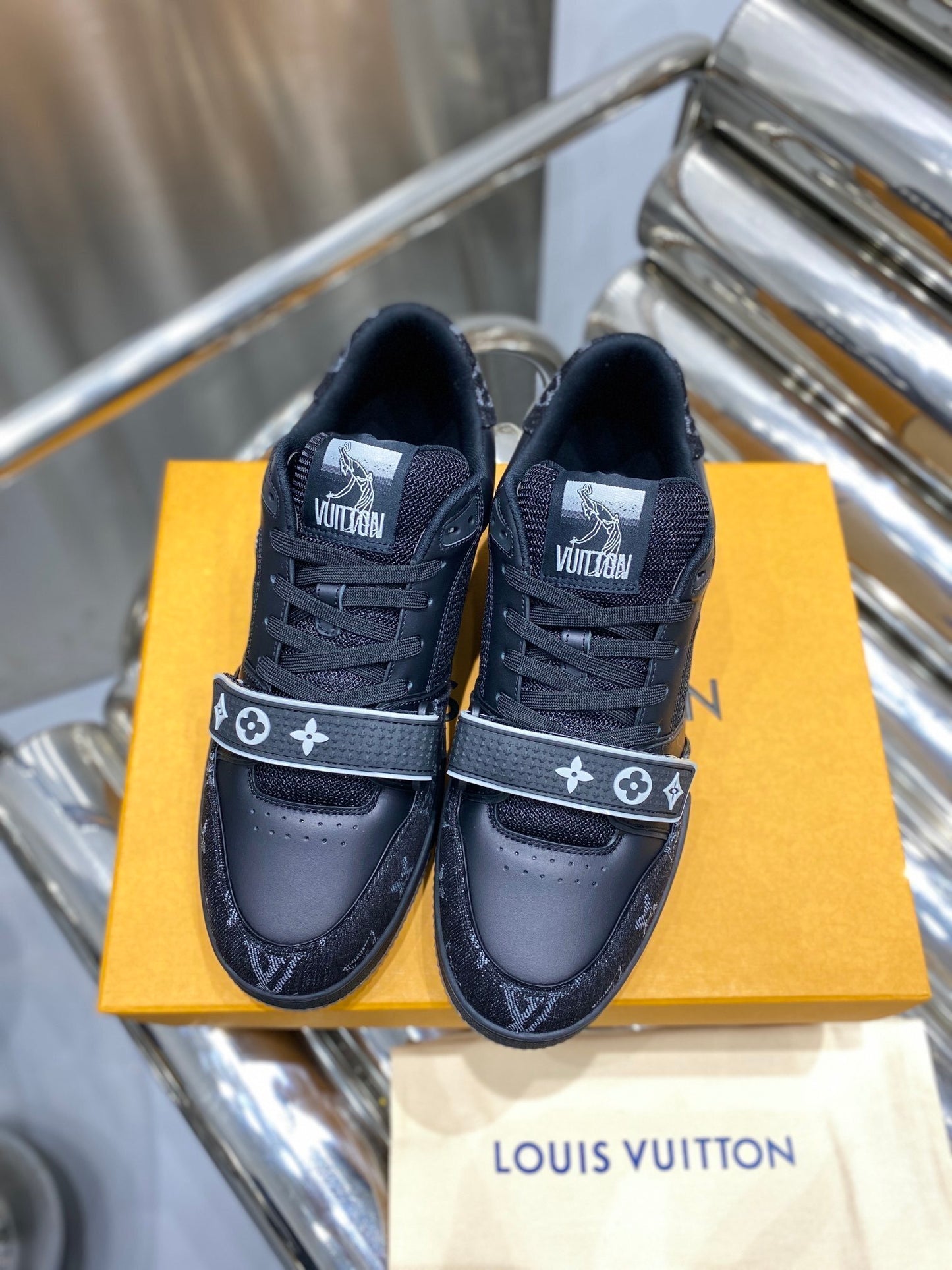 Louis Vuitton Trainer Sneakers – Tutte le Colorazioni