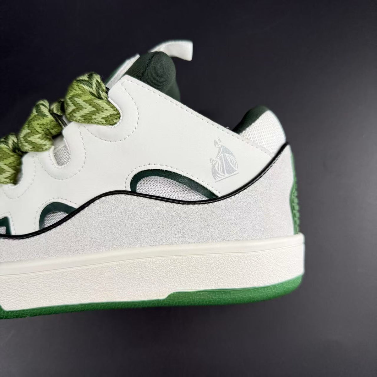 Curb White Green