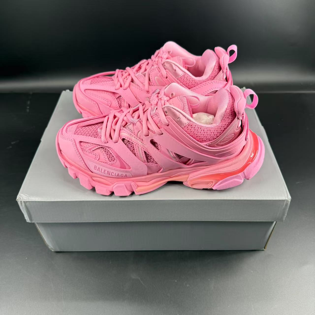 Track Pink