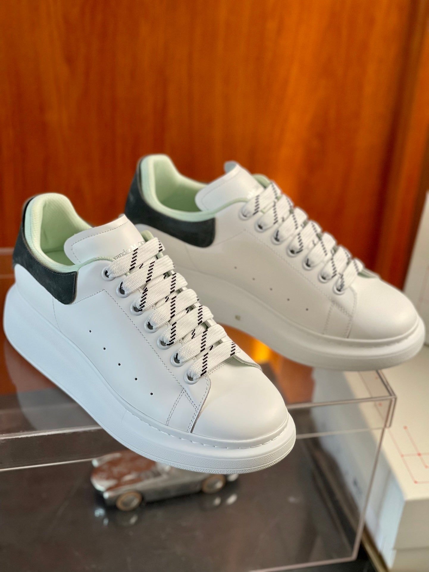 Alexander McQueen Oversized White Grey — Classic Edition)