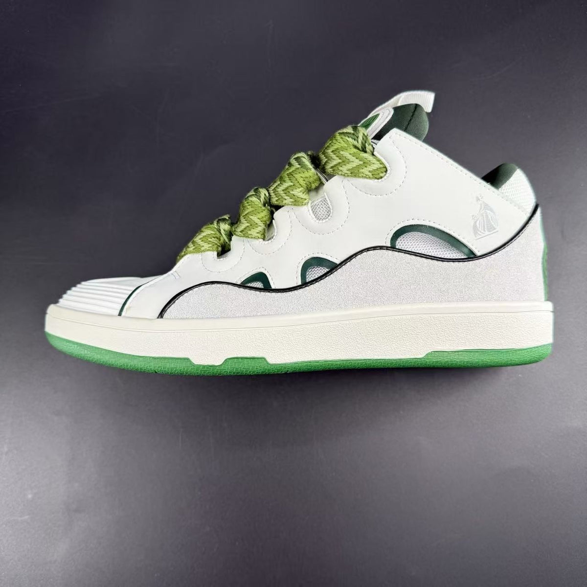 Curb White Green