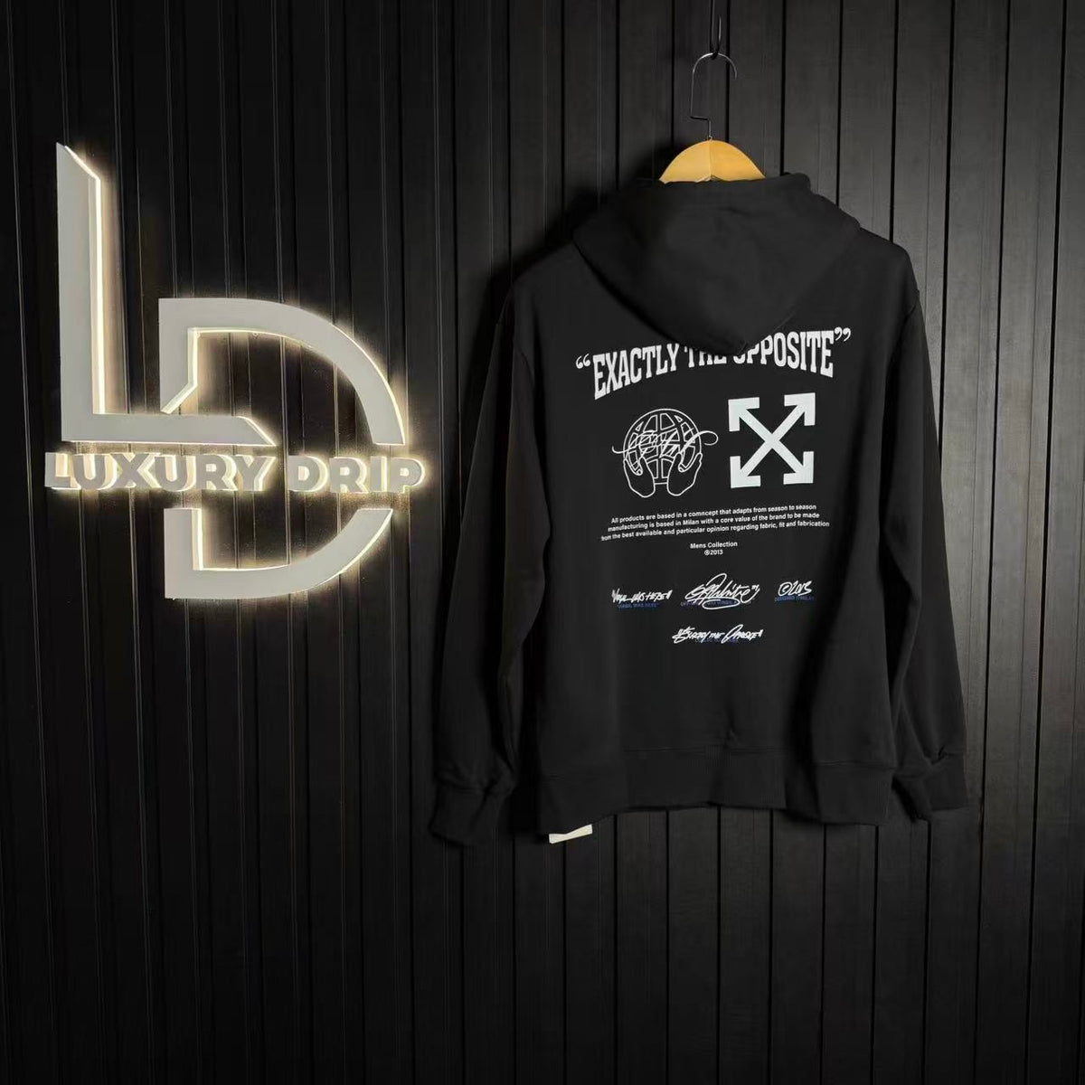HOODIE – OFF-W.