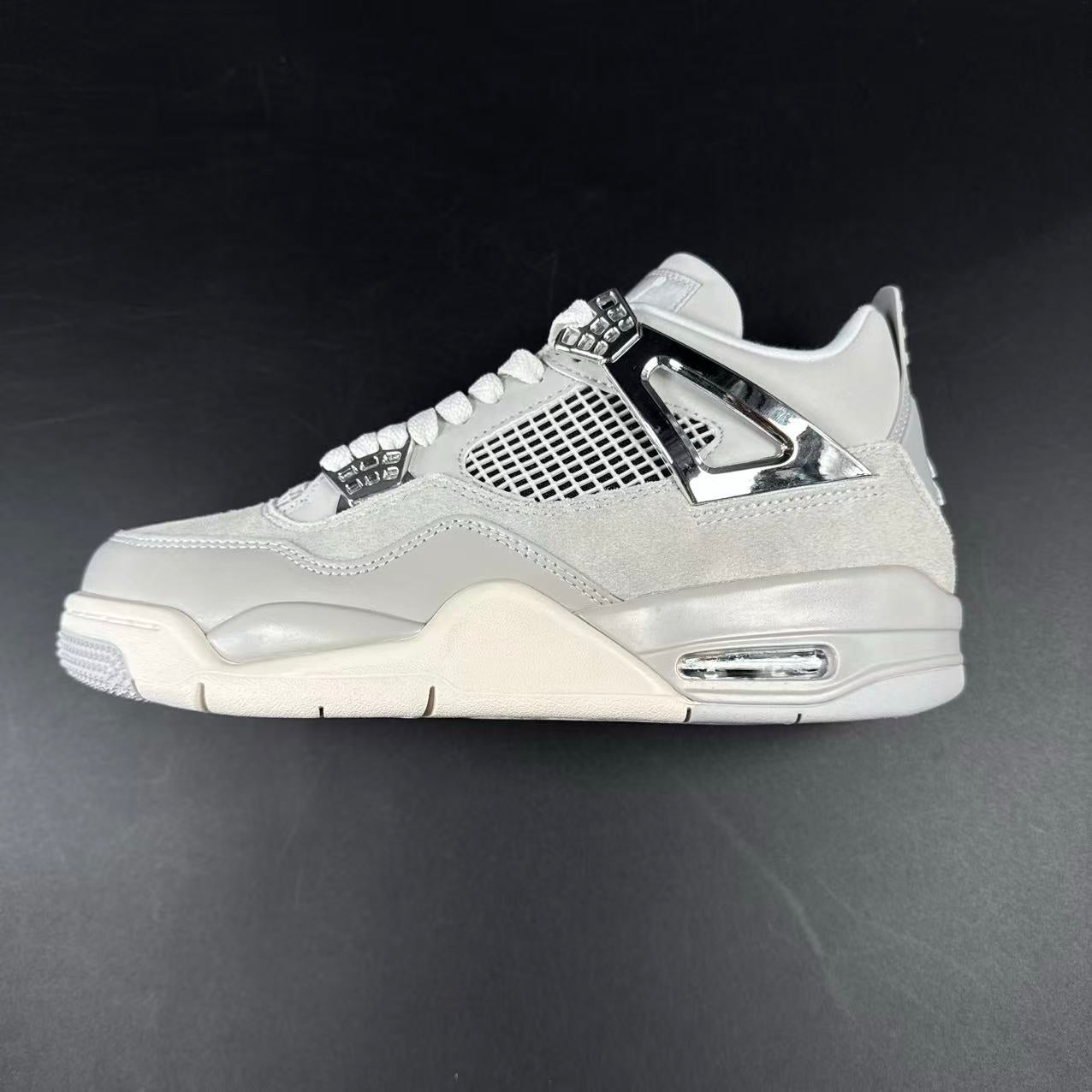 JORDAN 4 FROZEN MOMENTS