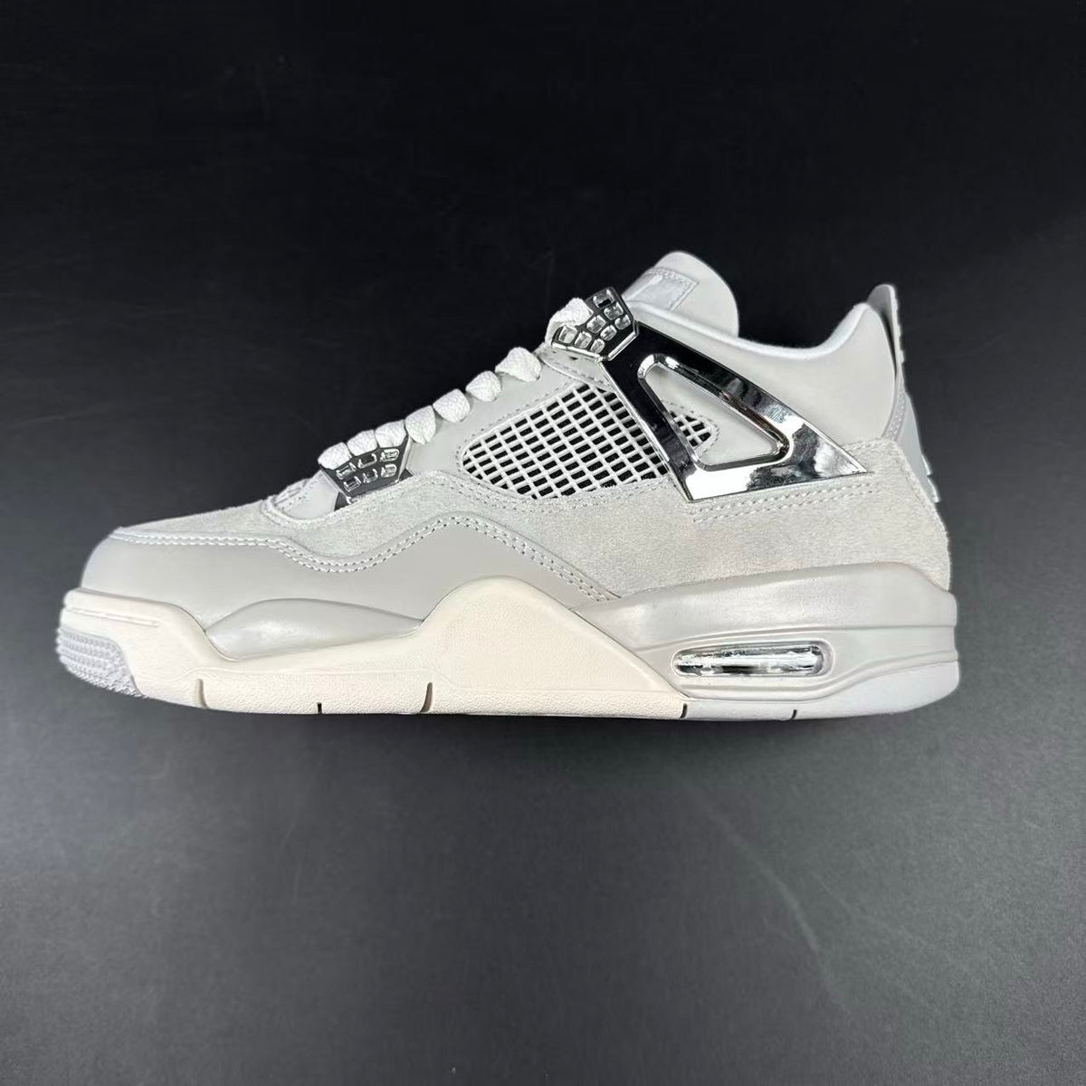 JORDAN 4 FROZEN MOMENTS