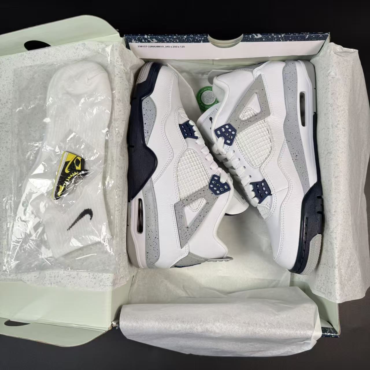 J4 RETRO MIDNIGHT NAVY