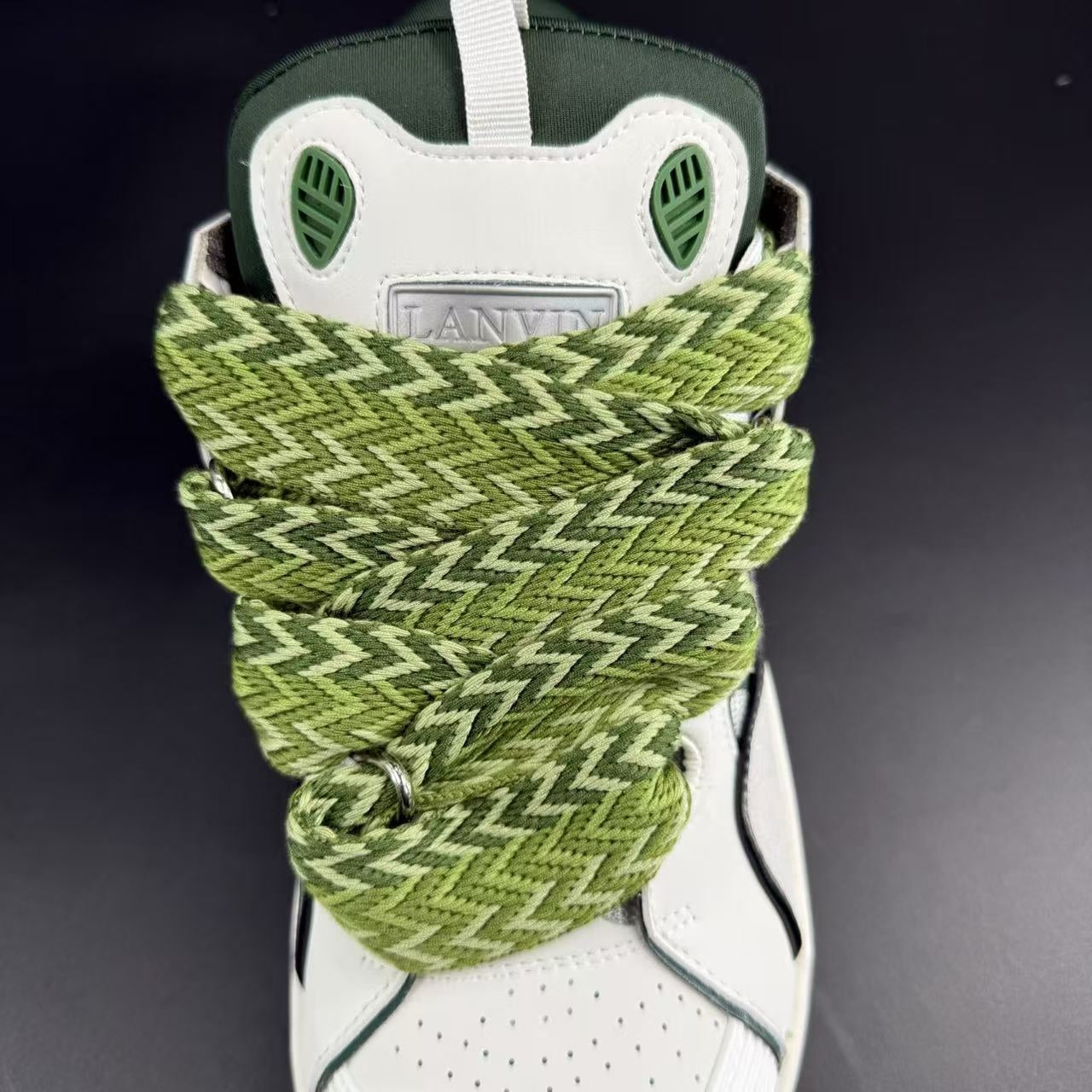 Curb White Green