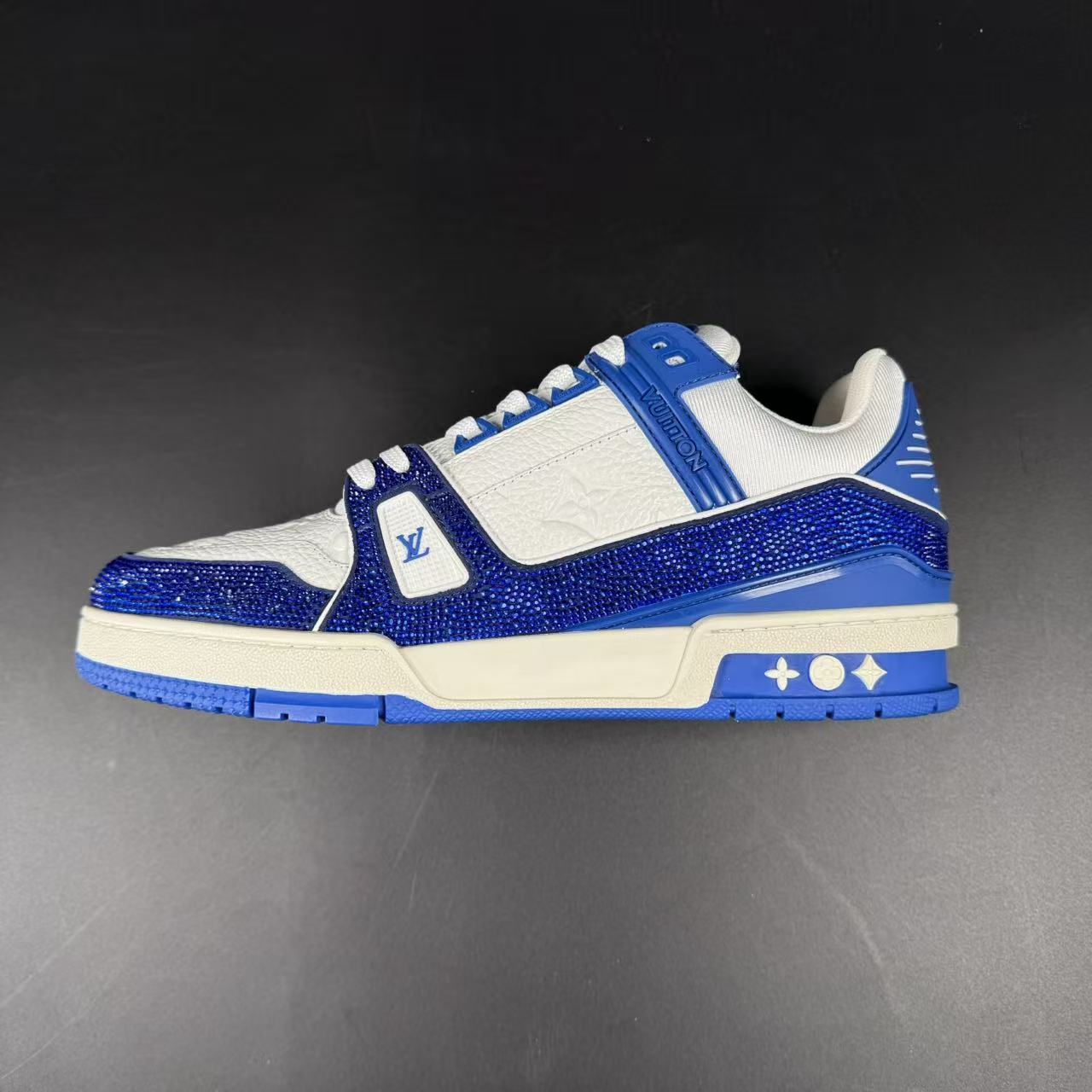 Trainer x swarovski