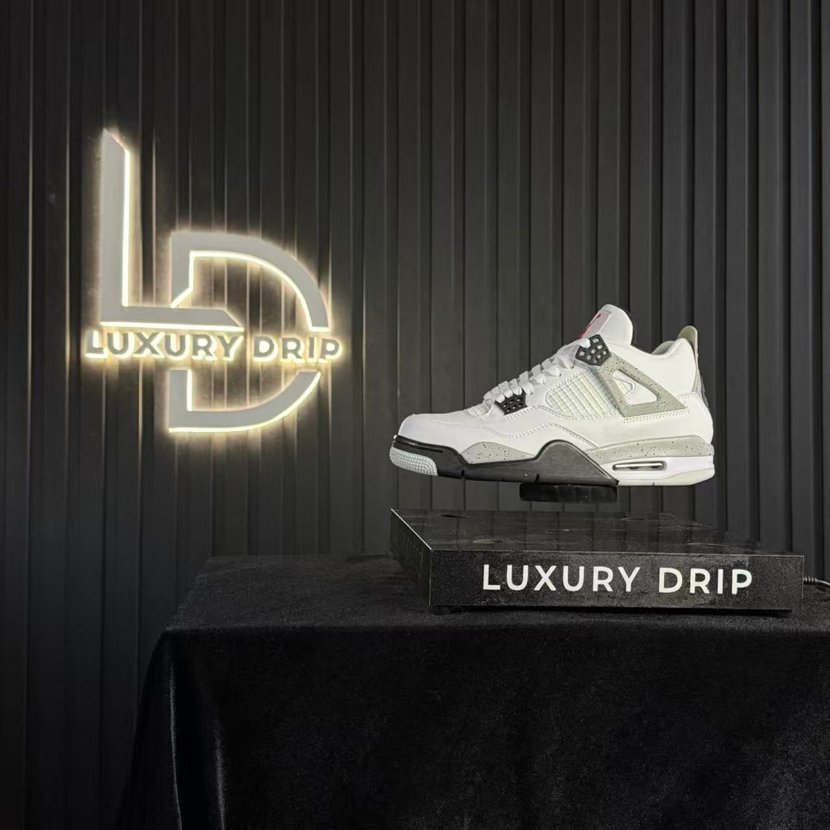 J4 RETRO WHITE CEMENT