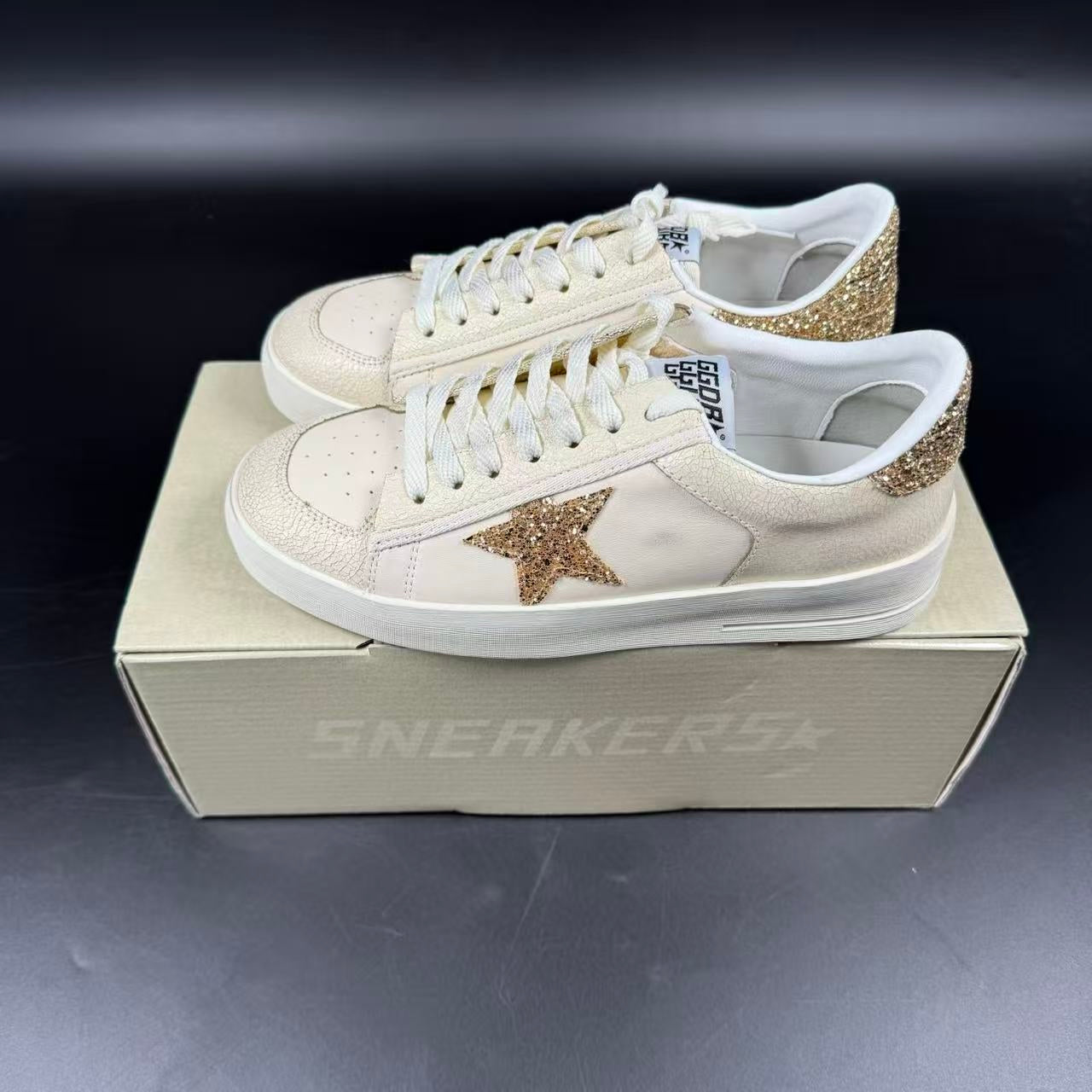 GOLDEN GOOSE