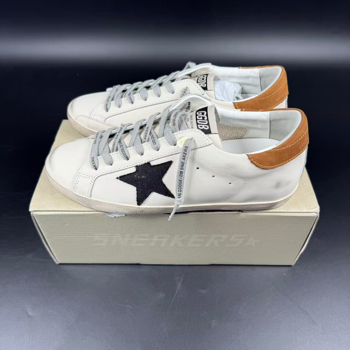 GOLDEN GOOSE
