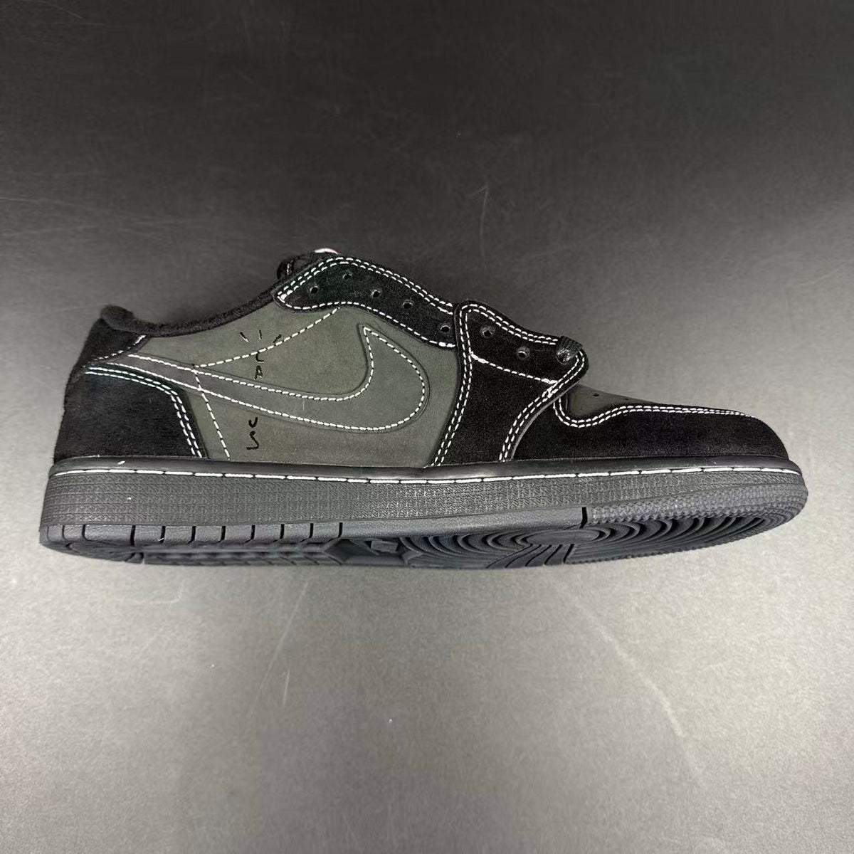 J1 RETRO LOW TRAVIS BLACK PHANTOM