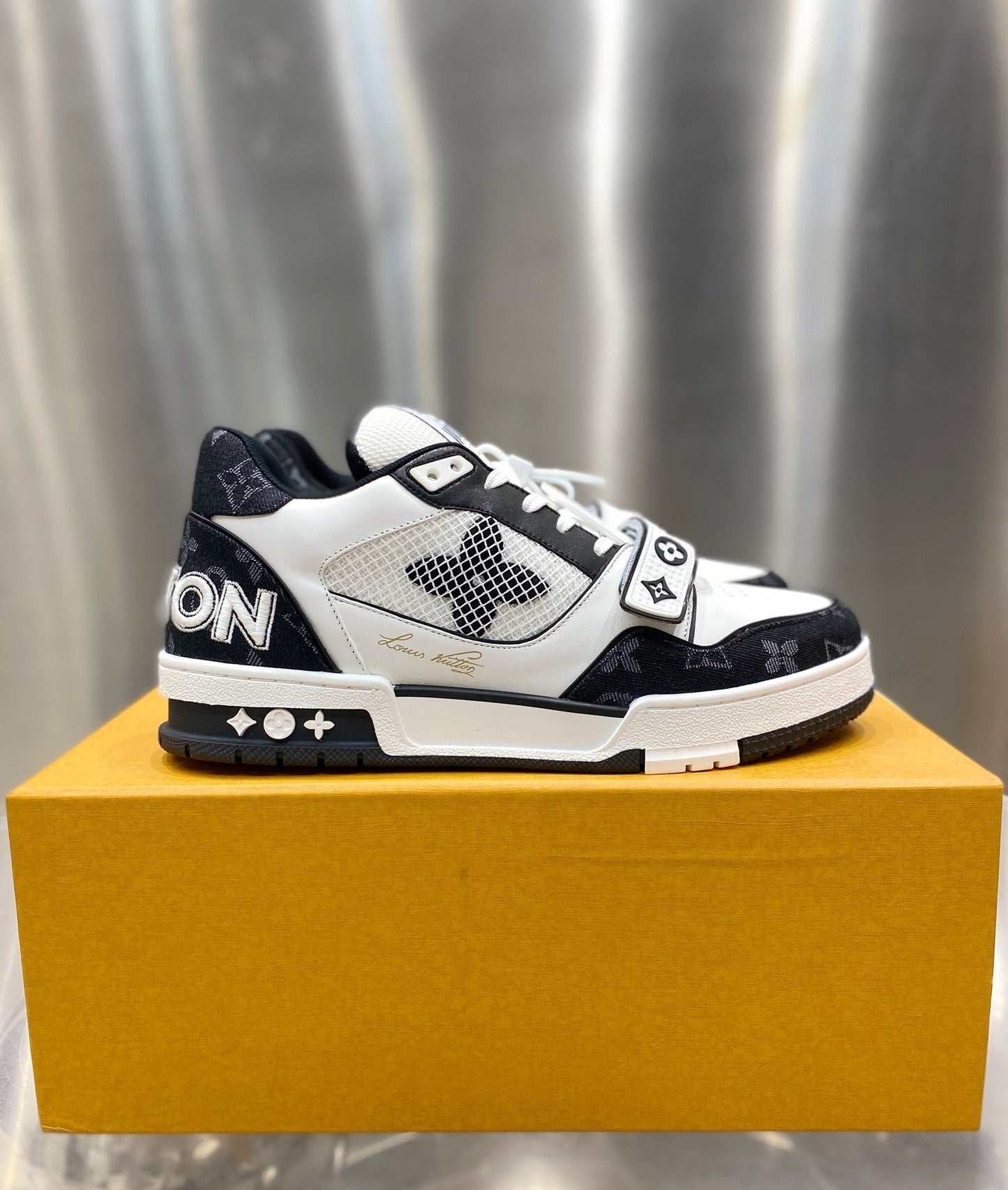 Louis Vuitton Trainer Sneakers – Tutte le Colorazioni