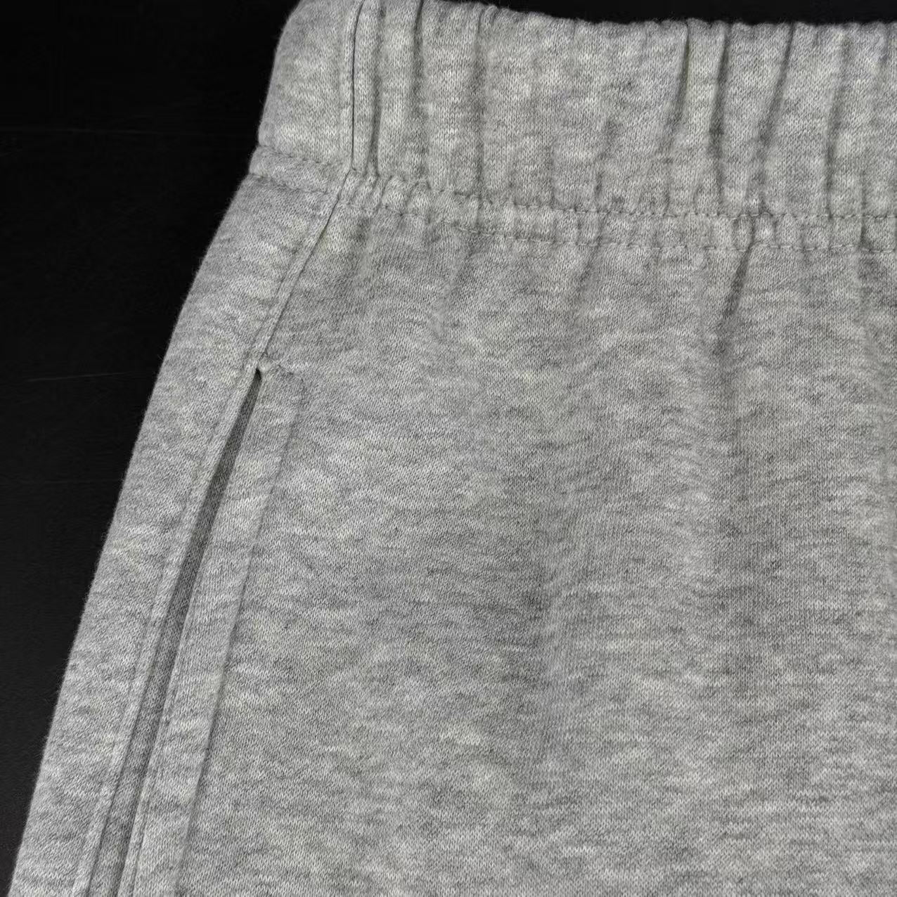 TRACKSUIT ESSENTIAL