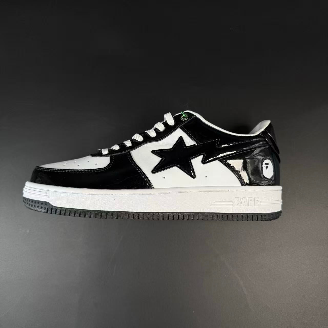 BAPE – BLACK