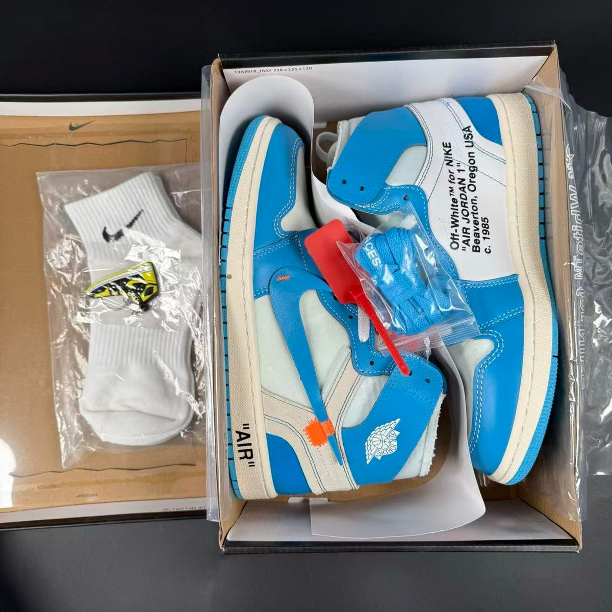 J1 RETRO HIGH OFF-W. UNIVERSITY BLUE