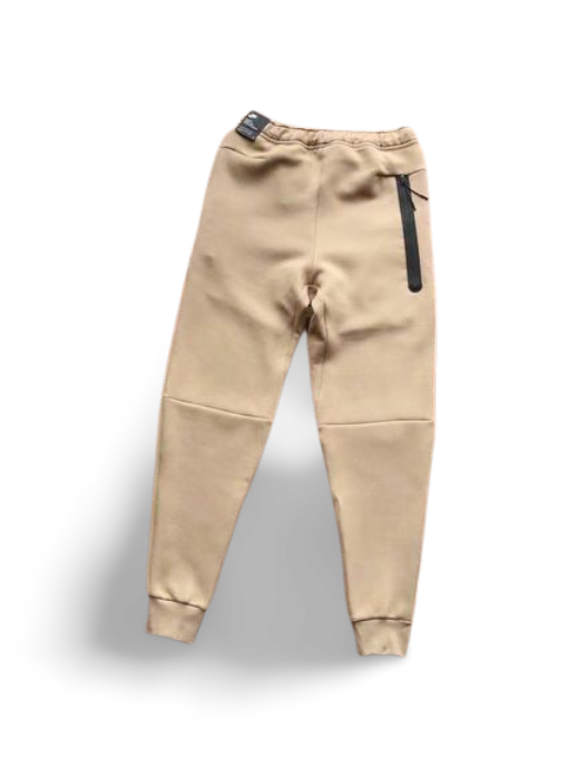 NK TECH FLEECE – ALMOND BROWN/WHITE (complete)