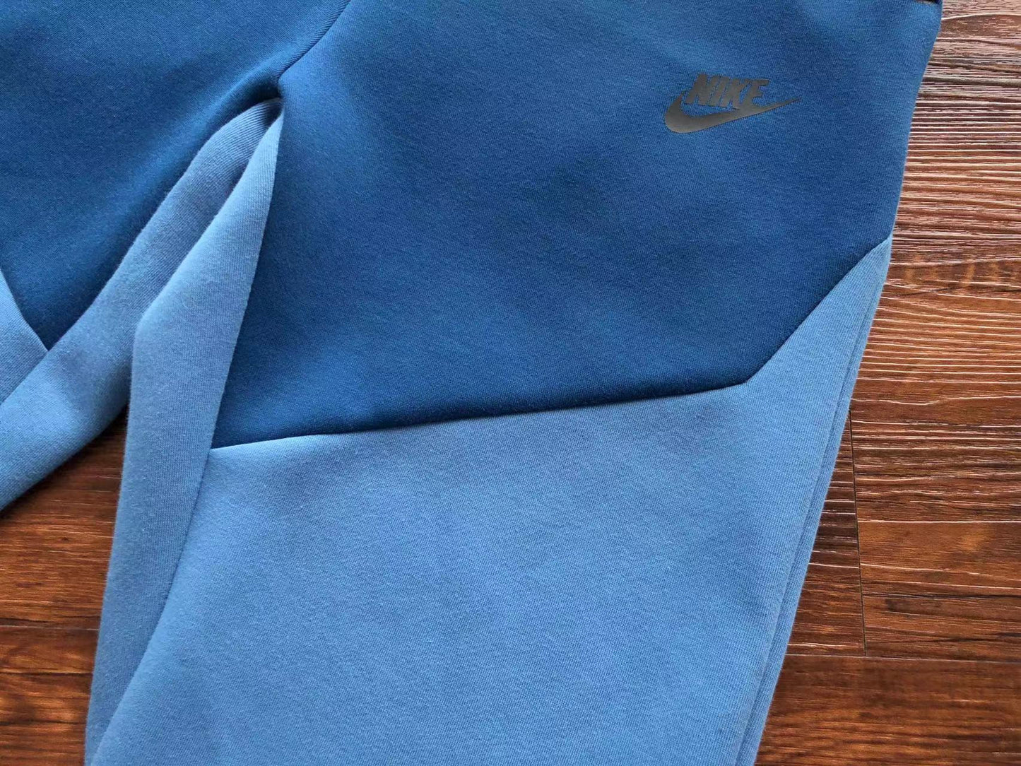 NK TECH FLEECE – LIGHT BLUE/BLUE (completa)