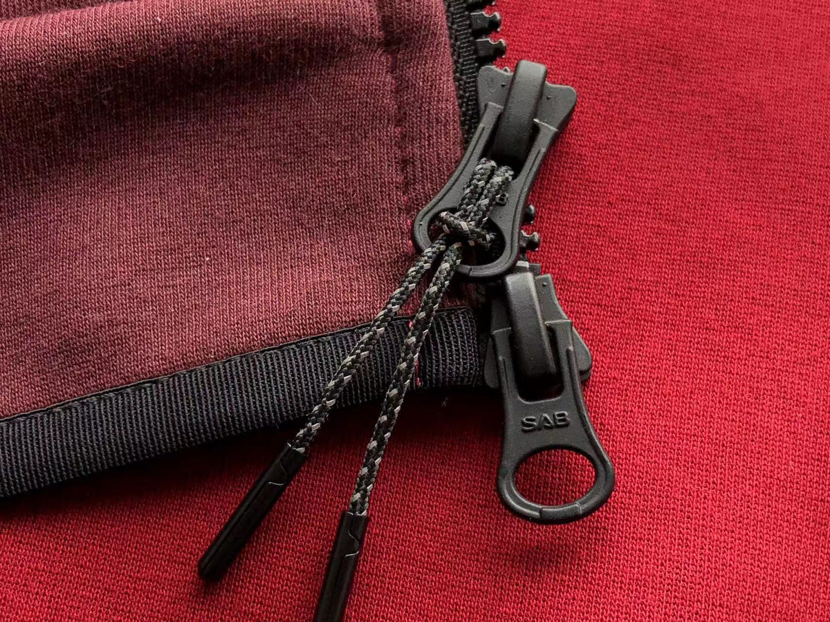 NK TECH FLEECE – RED/BORDEAUX (completa)