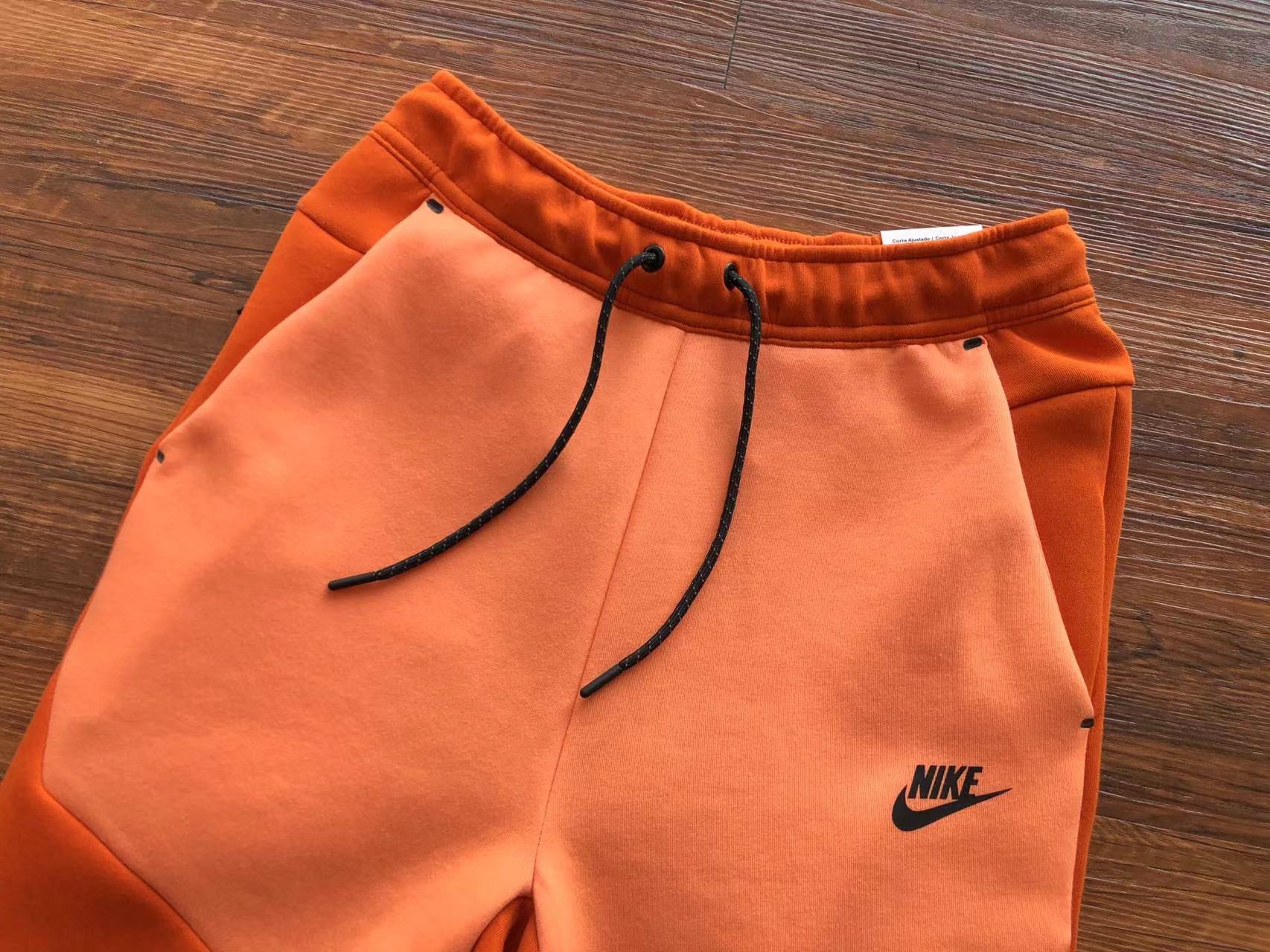 NK TECH FLEECE – ORANGE (completa)