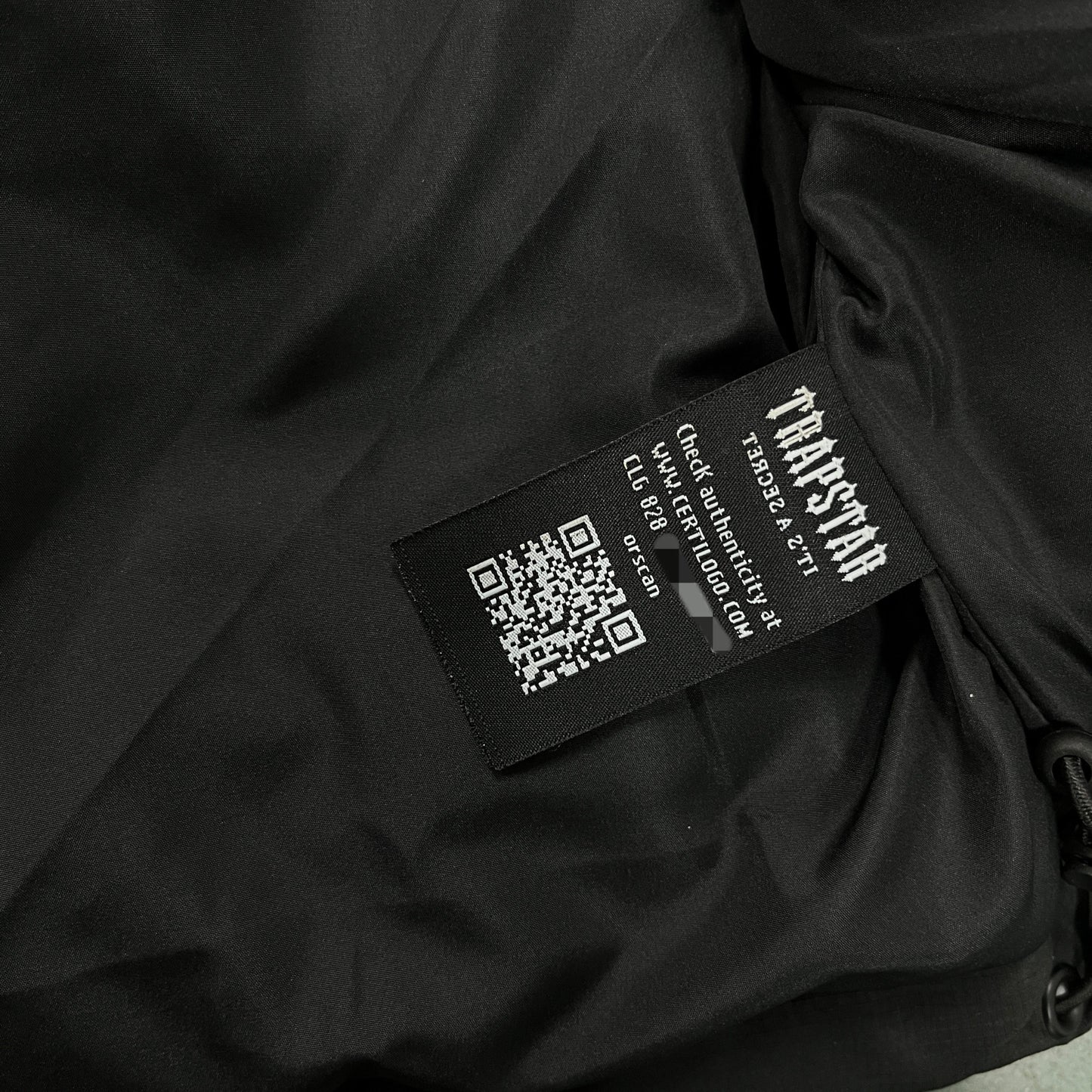 WOMEN’S DECODED HOODED PUFFER 2.0 JACKET – BLACK
