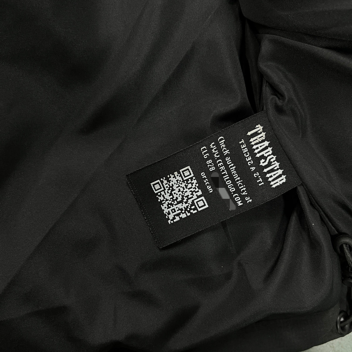 WOMEN’S DECODED HOODED PUFFER 2.0 JACKET – BLACK