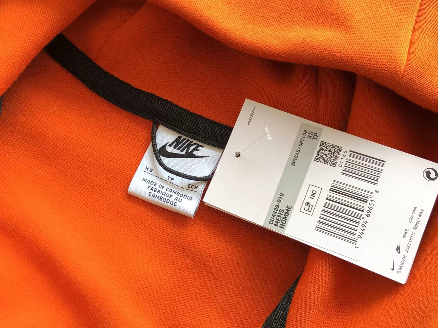 NK TECH FLEECE – ORANGE (completa)