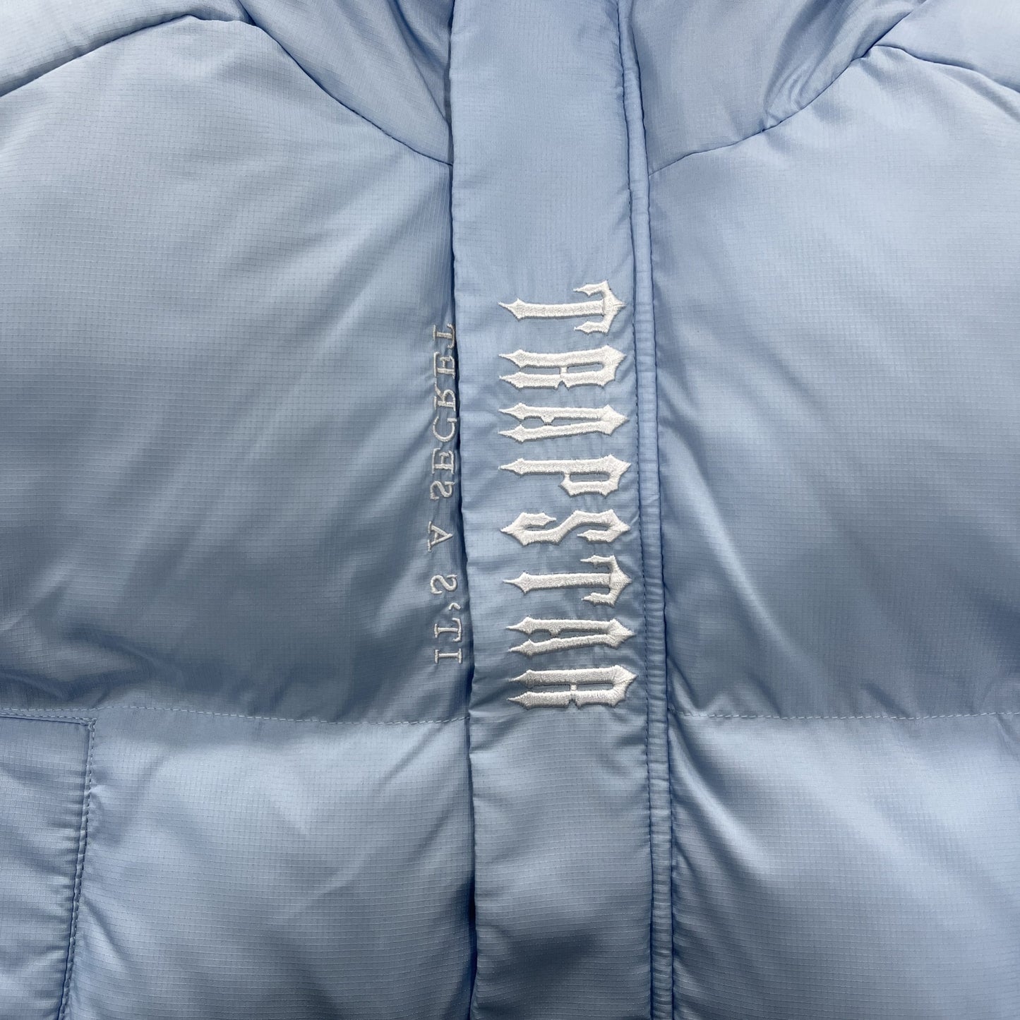 WOMEN’S DECODEED HOODED PUFFER 2.0 JACKET- ICE BLUE