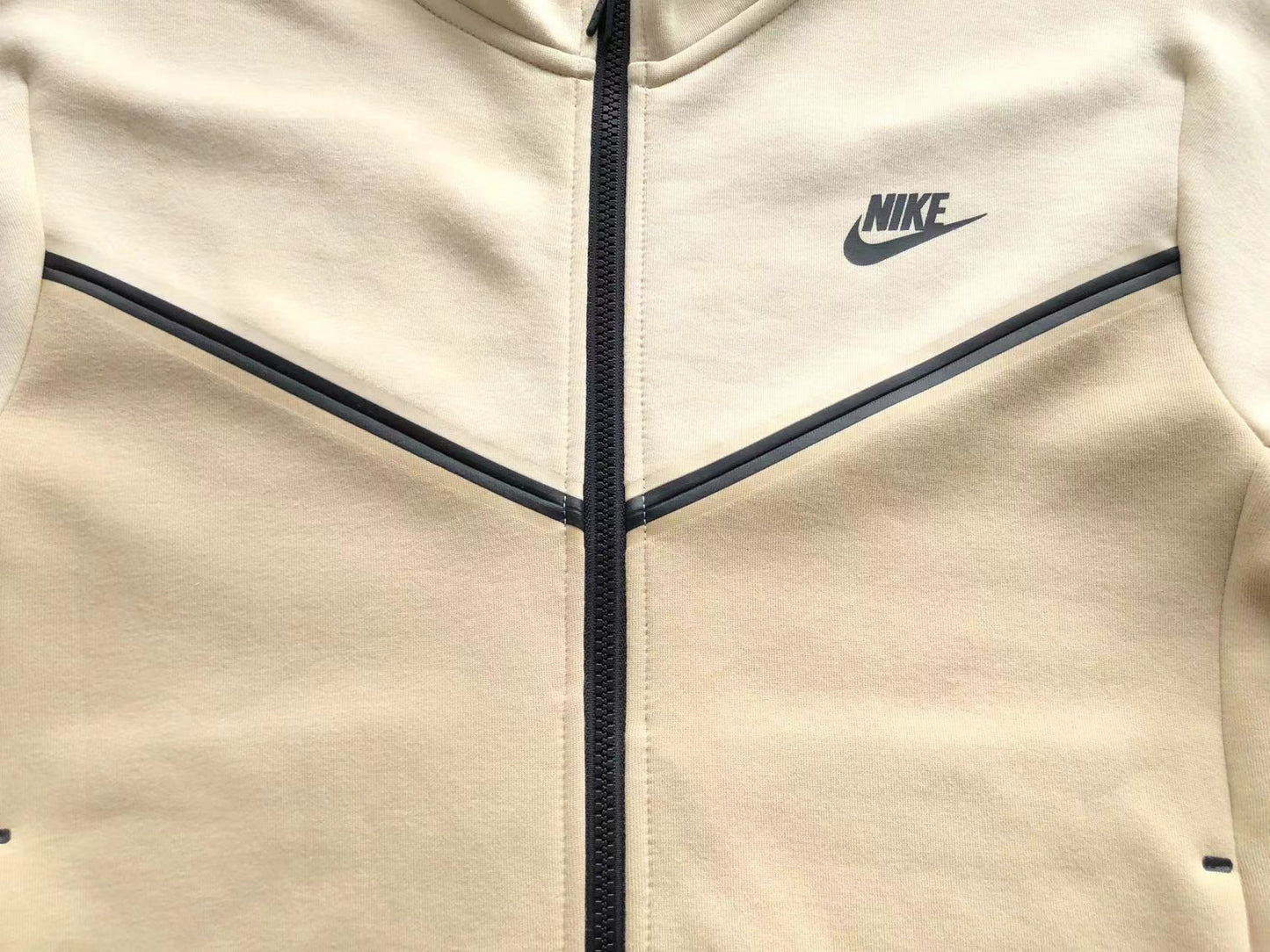 NK TECH FLEECE – BEIGE (complete)