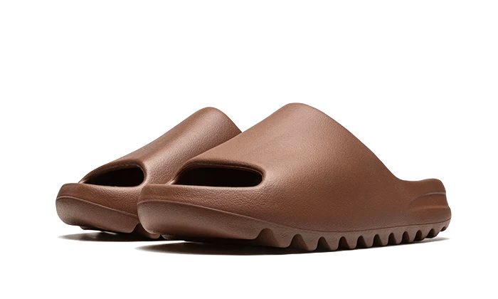 YEEZY SLIDE CORE