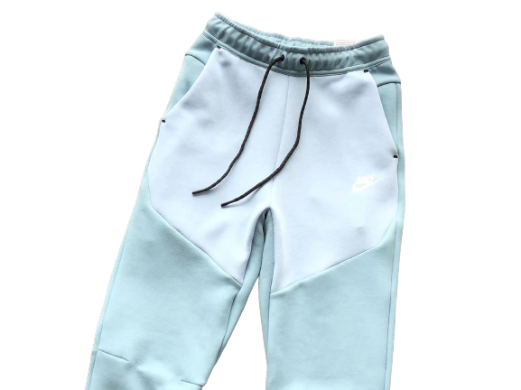 NK TECH FLEECE – LIGHT BLUE (completa)