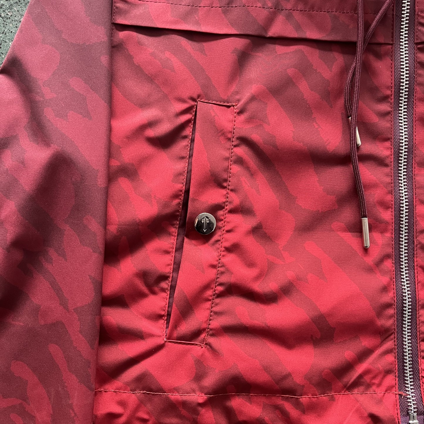 WOMEN IRONGATE T WINDBREAKER – RED