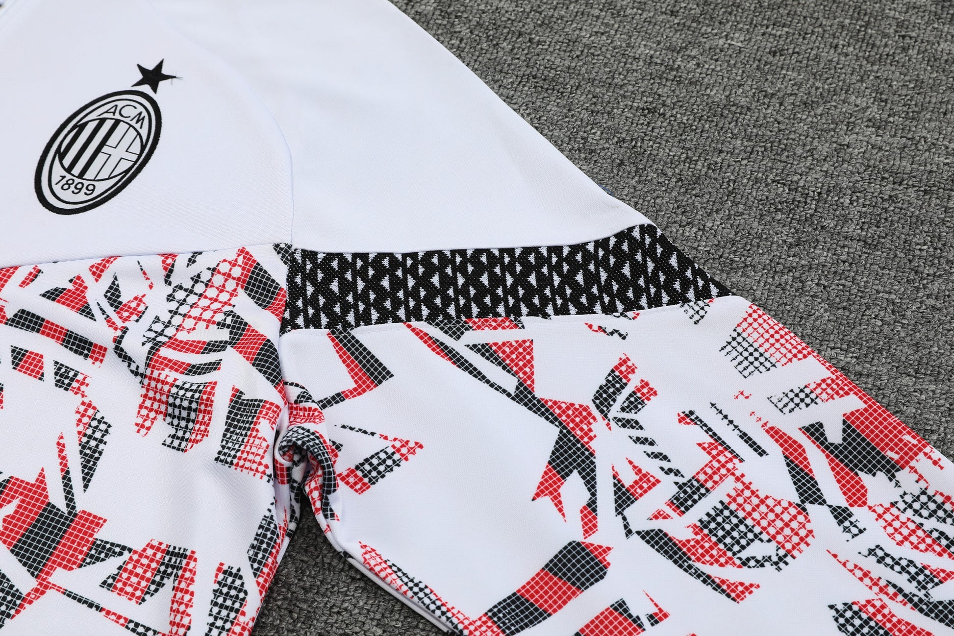 MILAN TRACKSUIT