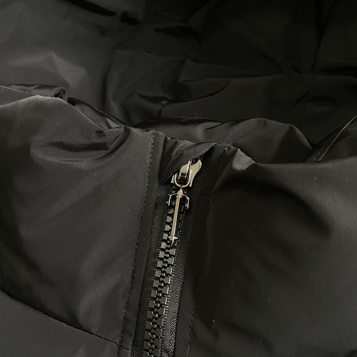 DARK METAL BUCKLE IRONGATE JACKET DETACHABLE