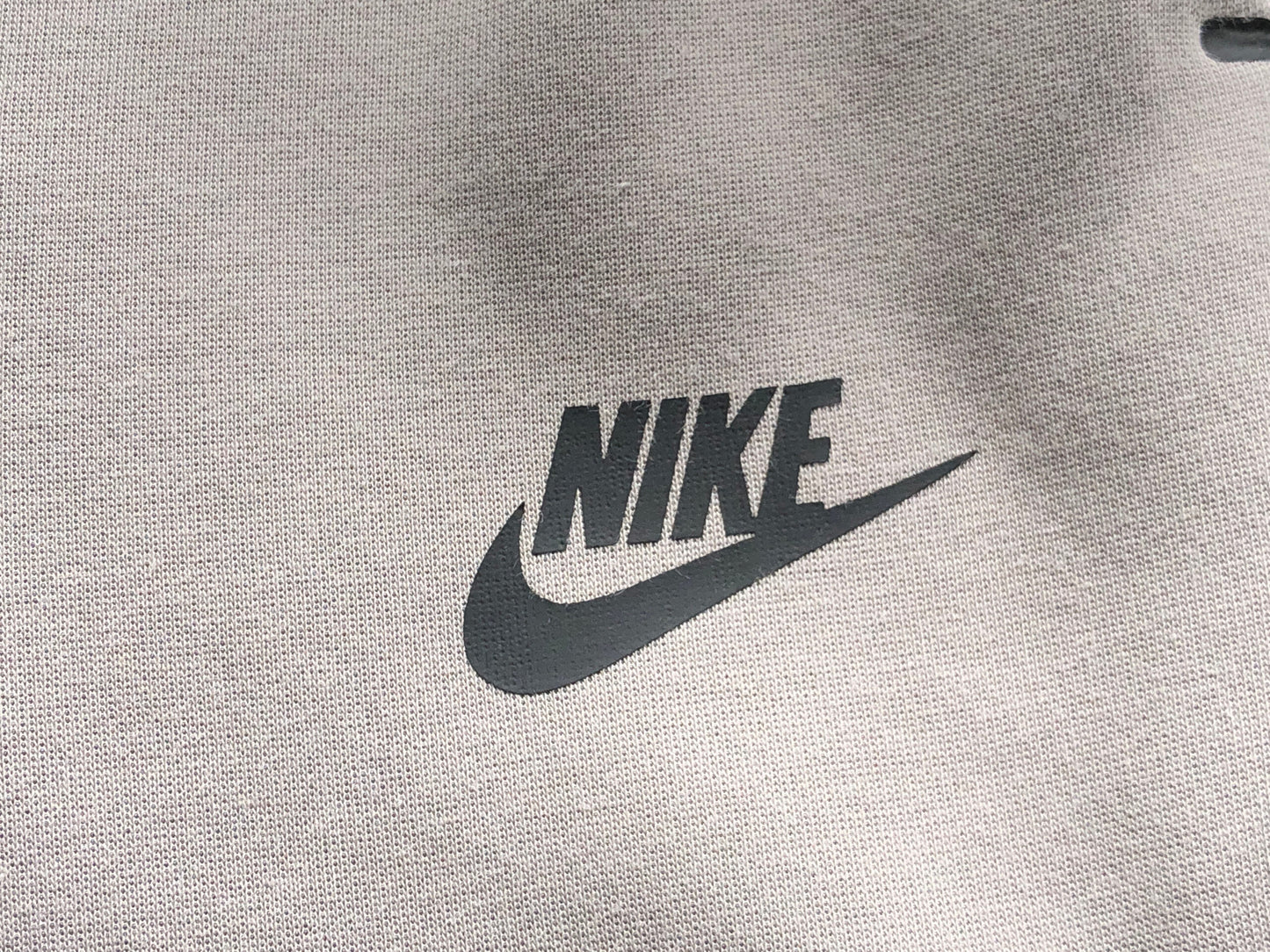 NK TECH FLEECE – LIGHT BROWN (completa)