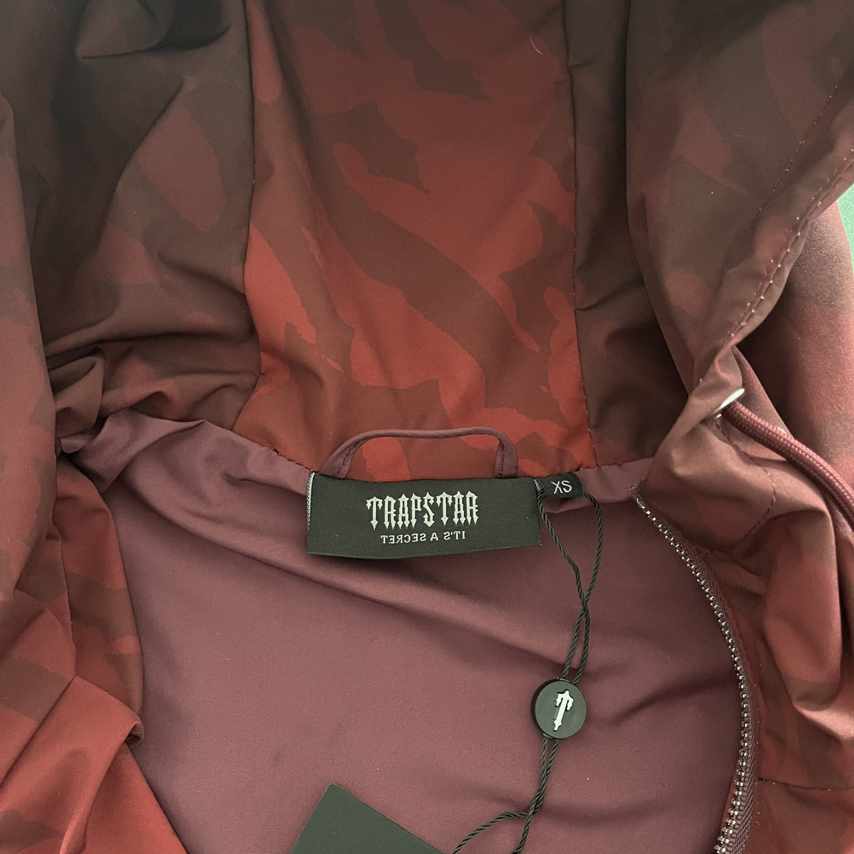 WOMEN IRONGATE T WINDBREAKER – RED