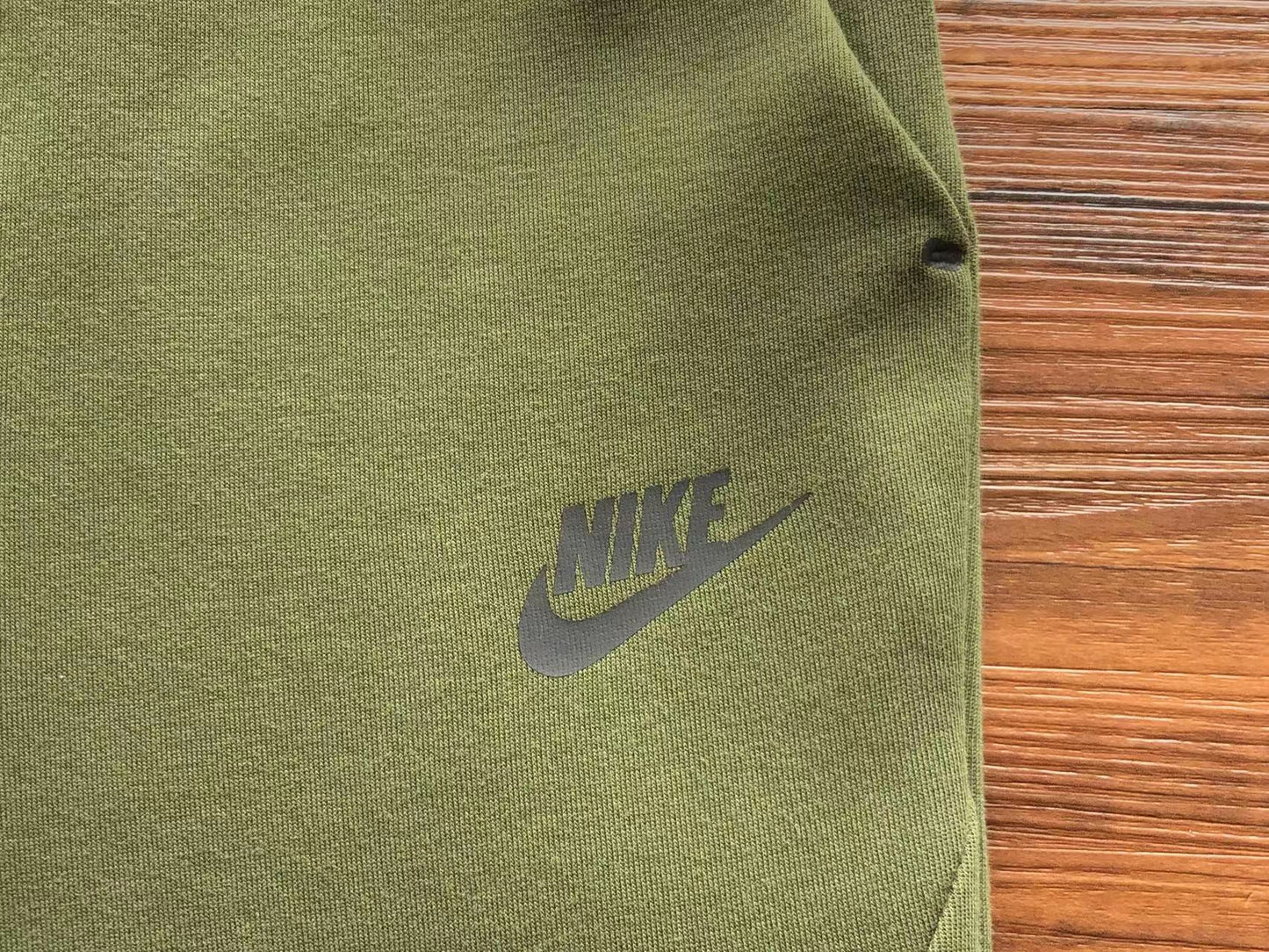 NK TECH FLEECE – GREEN (completa)