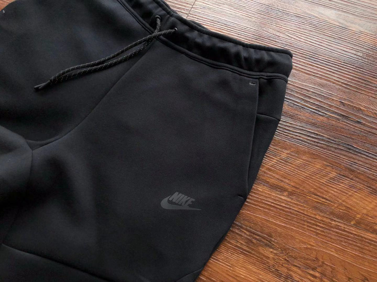 NK TECH FLEECE – BLACK (completa)
