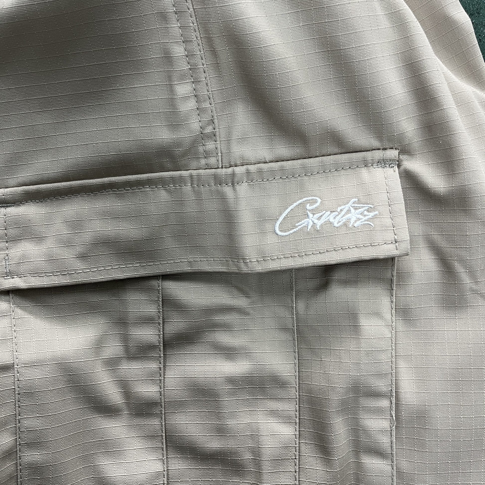 KHAKI CARGO SHORTS