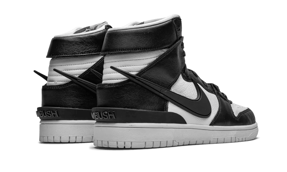 DUNK HIGH AMBUSH BLACK WHITE