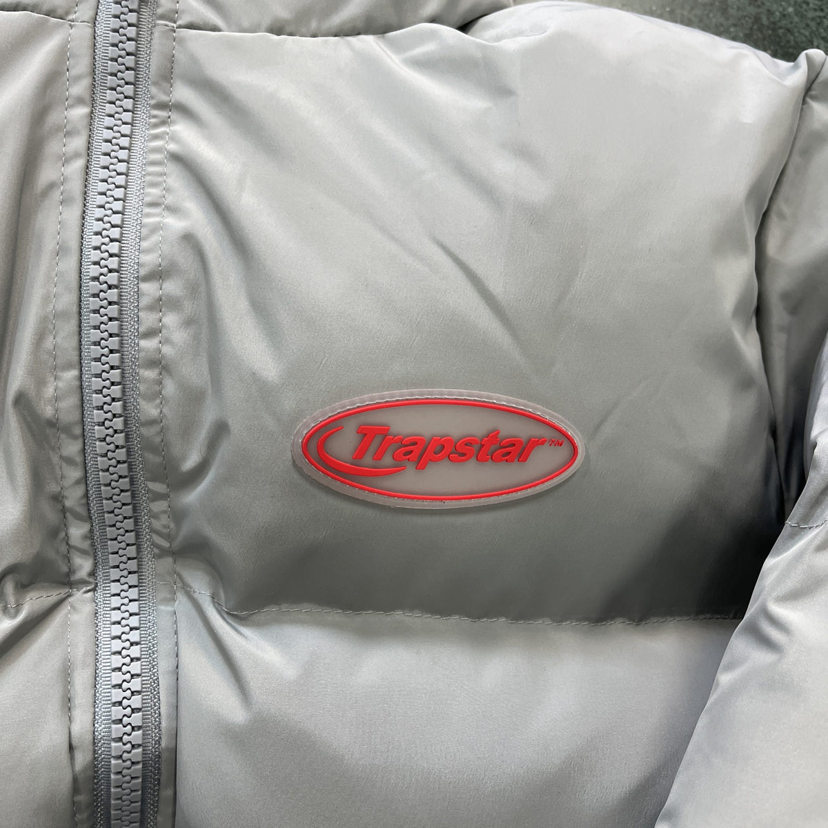 LIGHT GREY/RED HYPERDRIVE 2.0 BOMBER